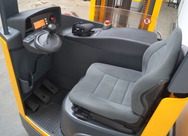 Jungheinrich ETV214 - Reach truck: picture 3 Jungheinrich ETV214 - Reach truck: picture 3