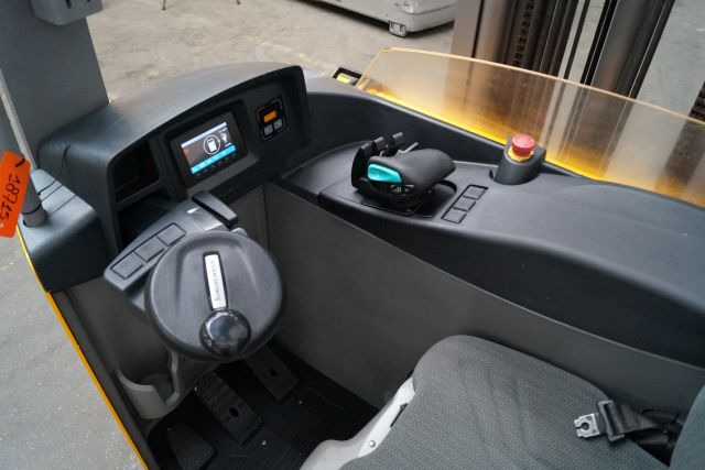 Jungheinrich ETV214 - Reach truck: picture 3 Jungheinrich ETV214 - Reach truck: picture 3