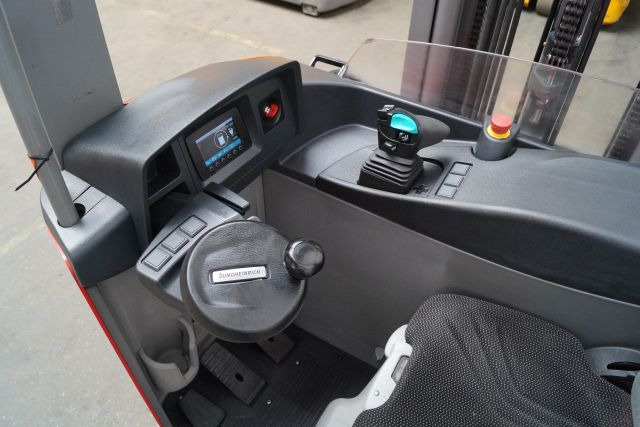 Jungheinrich ETV214 - Reach truck: picture 3 Jungheinrich ETV214 - Reach truck: picture 3