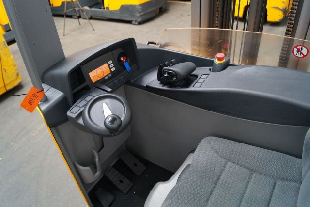 Jungheinrich ETV214 - Reach truck: picture 3 Jungheinrich ETV214 - Reach truck: picture 3