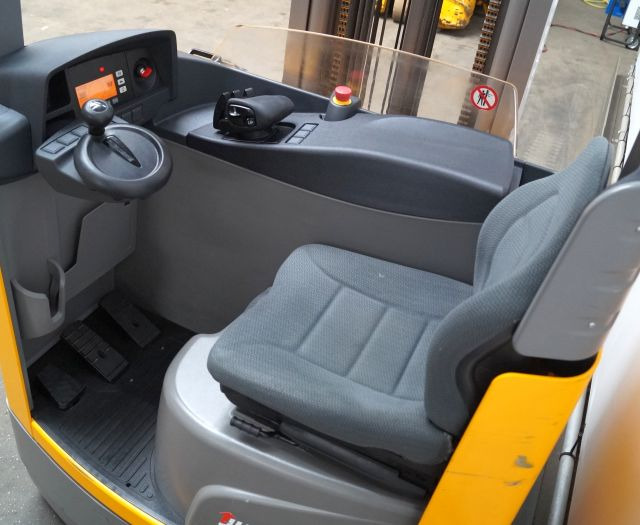 Jungheinrich ETV214 - Reach truck: picture 3 Jungheinrich ETV214 - Reach truck: picture 3