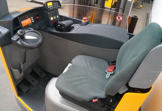 Jungheinrich ETV216 - Reach truck: picture 4 Jungheinrich ETV216 - Reach truck: picture 4