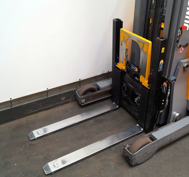 Jungheinrich ETV216 - Reach truck: picture 3 Jungheinrich ETV216 - Reach truck: picture 3