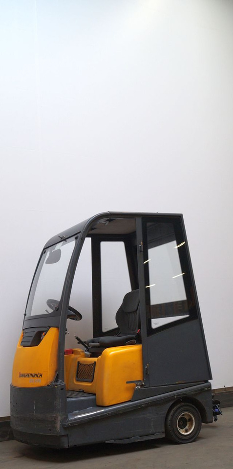 Jungheinrich EZS570 - Tow tractor: picture 1 Jungheinrich EZS570 - Tow tractor: picture 1