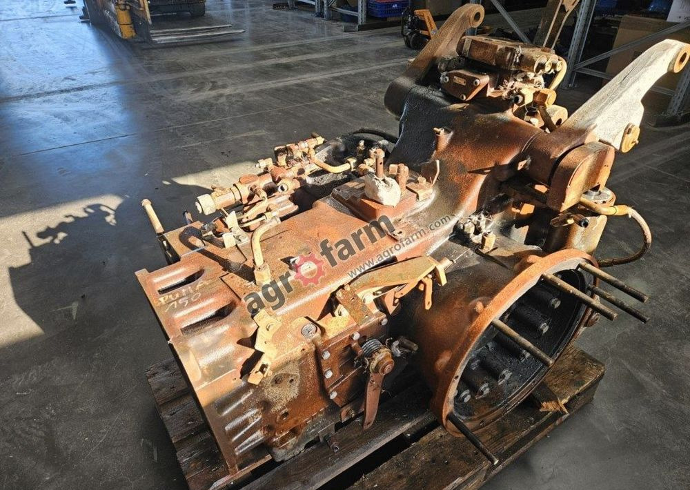 TYLNY MOST CASE PUMA 150 47963249 - Gearbox: picture 1 TYLNY MOST CASE PUMA 150 47963249 - Gearbox: picture 1