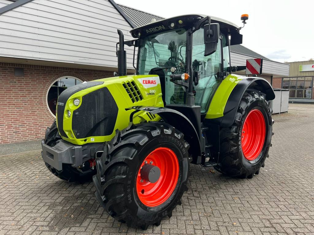 Claas Arion 530 CIS+ - Farm tractor: picture 1 Claas Arion 530 CIS+ - Farm tractor: picture 1