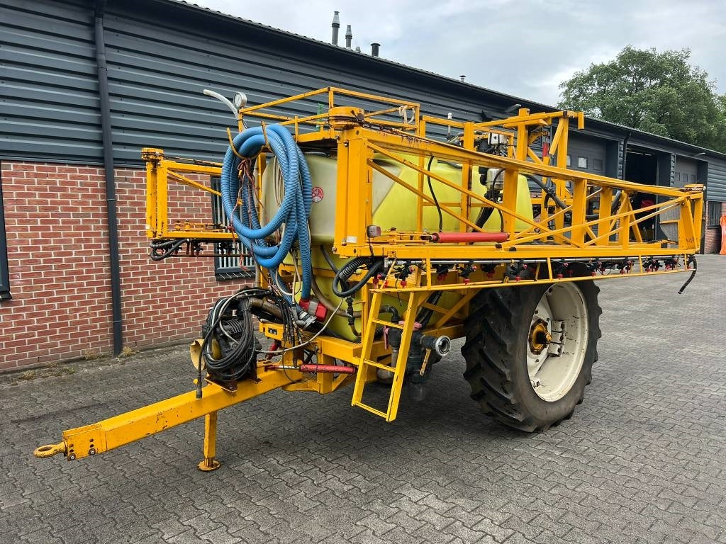 Dubex Junior - Trailed sprayer: picture 1 Dubex Junior - Trailed sprayer: picture 1