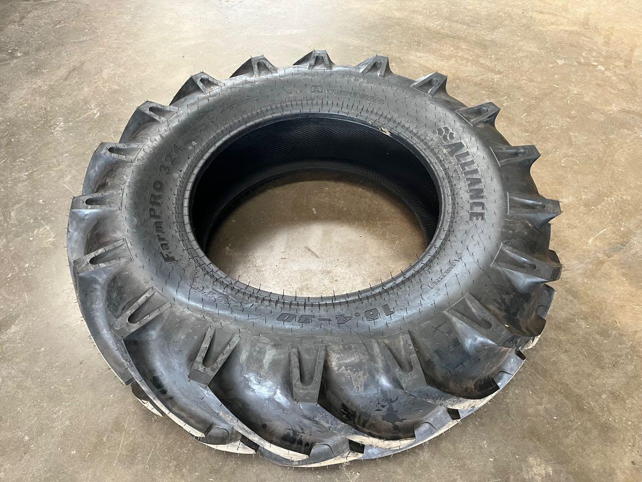 Alliance Farmpro 324, 18.4-30 8PR, 139 A8 - Tire: picture 1 Alliance Farmpro 324, 18.4-30 8PR, 139 A8 - Tire: picture 1