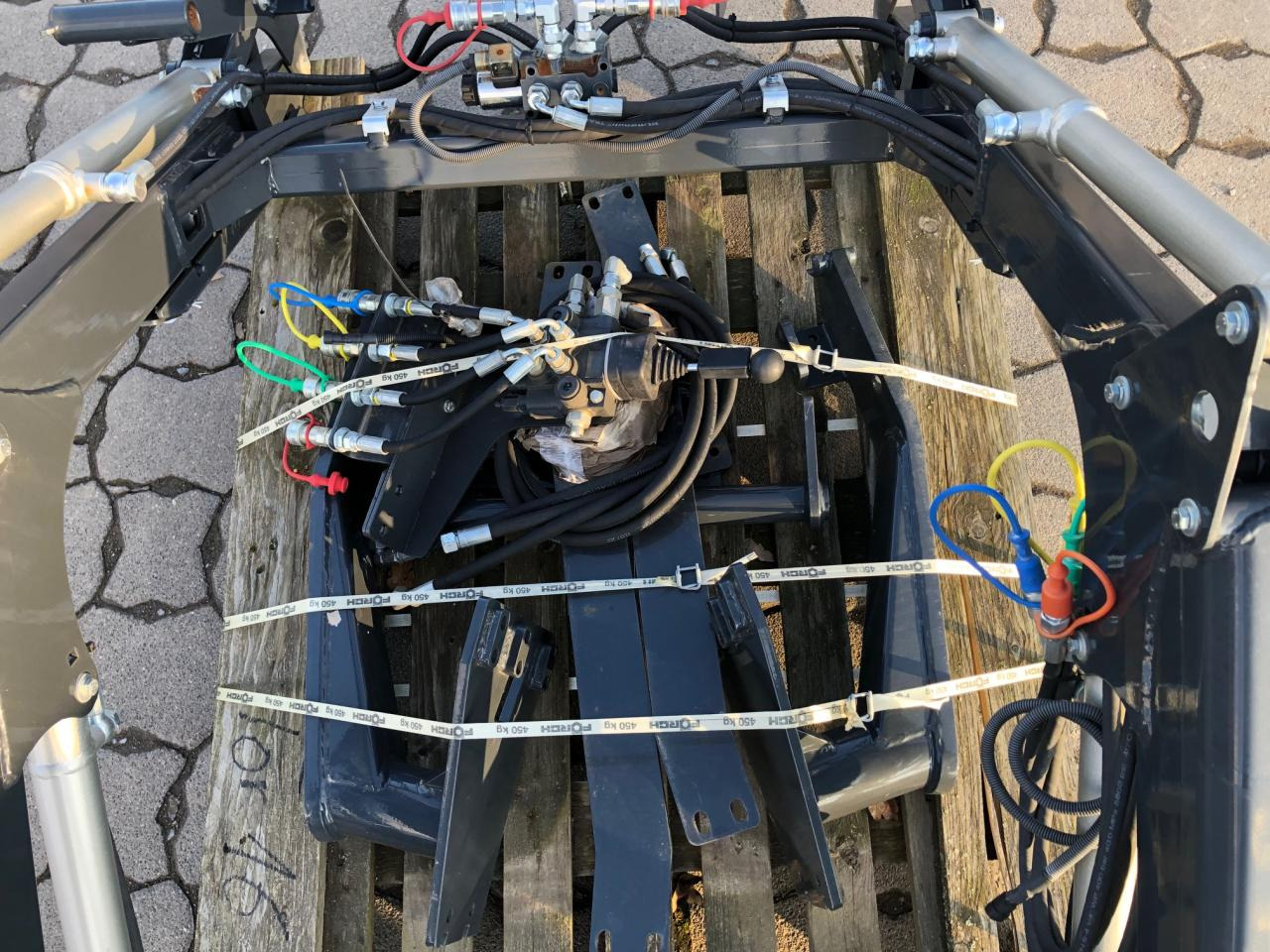 Solis PADAGAS FL200P Frontlader - Attachment: picture 5 Solis PADAGAS FL200P Frontlader - Attachment: picture 5