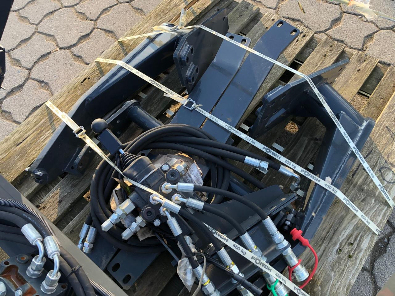 Solis PADAGAS FL200P Frontlader - Attachment: picture 3 Solis PADAGAS FL200P Frontlader - Attachment: picture 3