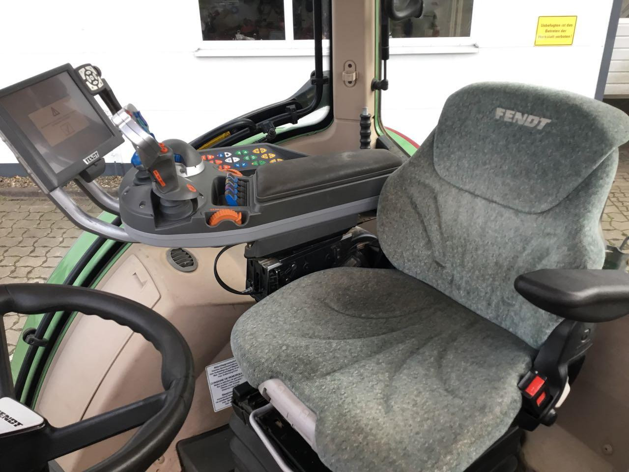 Fendt 718 SCR Vario ProfiPlus - Farm tractor: picture 5 Fendt 718 SCR Vario ProfiPlus - Farm tractor: picture 5