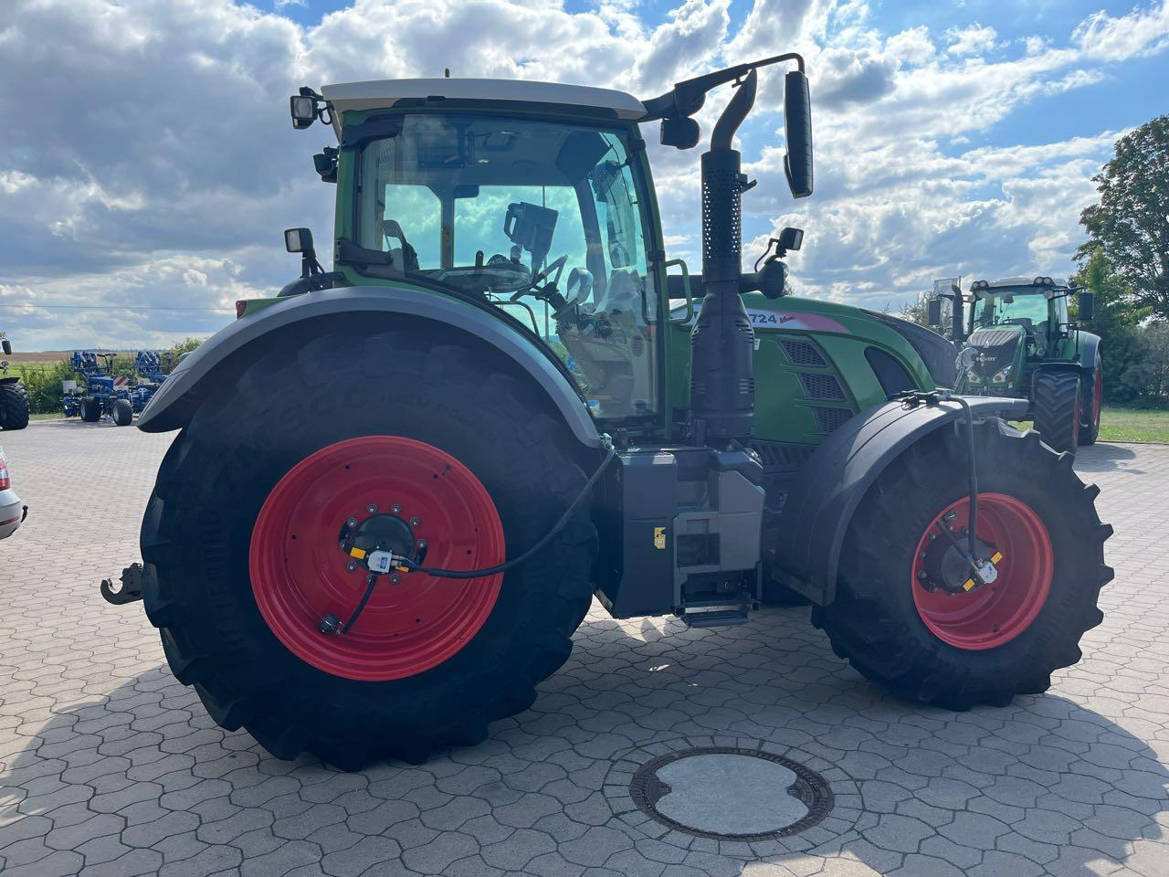 Fendt 724 Vario S4 ProfiPlus - Farm tractor: picture 4 Fendt 724 Vario S4 ProfiPlus - Farm tractor: picture 4