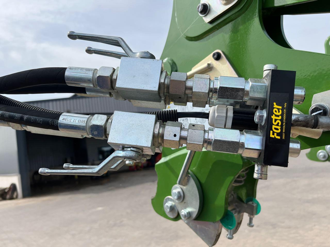 Fendt Cargo 5x90 - Front loader for tractor: picture 4 Fendt Cargo 5x90 - Front loader for tractor: picture 4