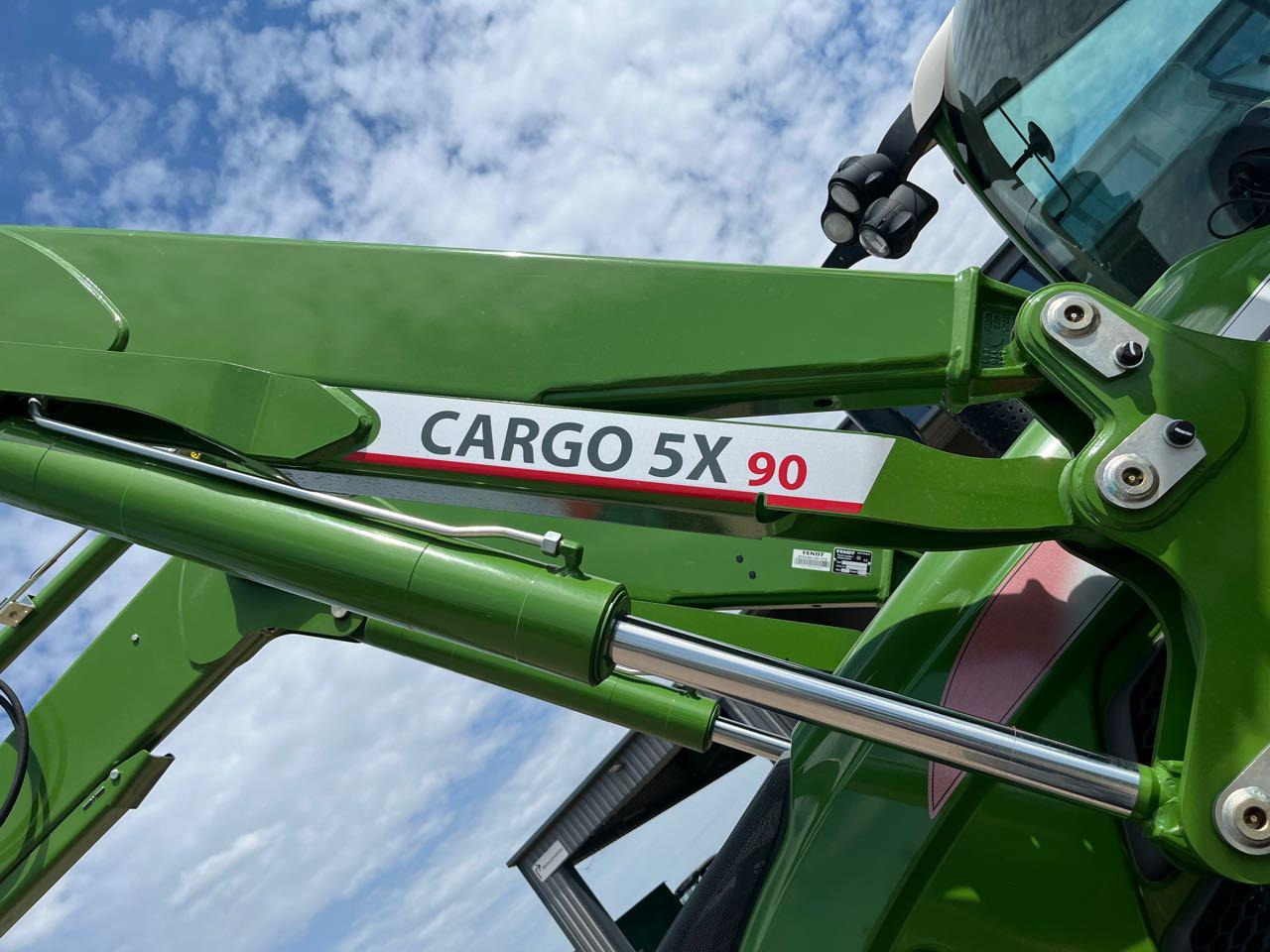 Fendt Cargo 5x90 - Front loader for tractor: picture 1 Fendt Cargo 5x90 - Front loader for tractor: picture 1