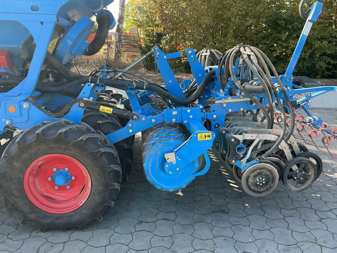 Lemken Compact Solitair 9/300 Z - Combine seed drill: picture 4 Lemken Compact Solitair 9/300 Z - Combine seed drill: picture 4