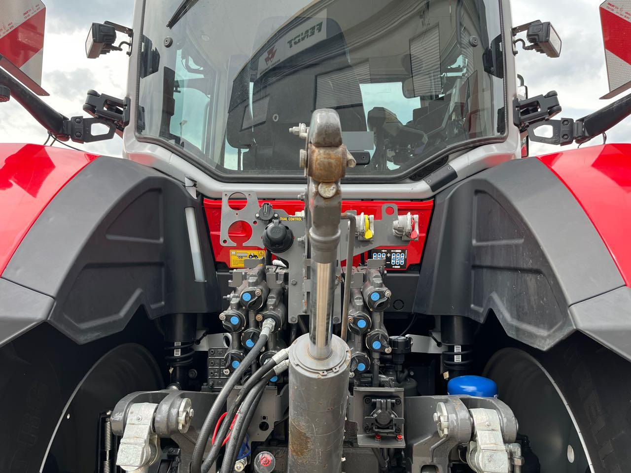 Farm tractor Massey Ferguson 8S.265 Dyna-VT Exclusive: picture 6