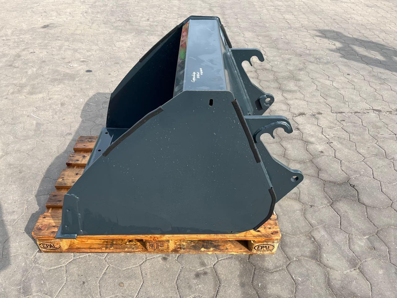 Schäffer Universalschaufel 90 - Loader bucket: picture 4 Schäffer Universalschaufel 90 - Loader bucket: picture 4