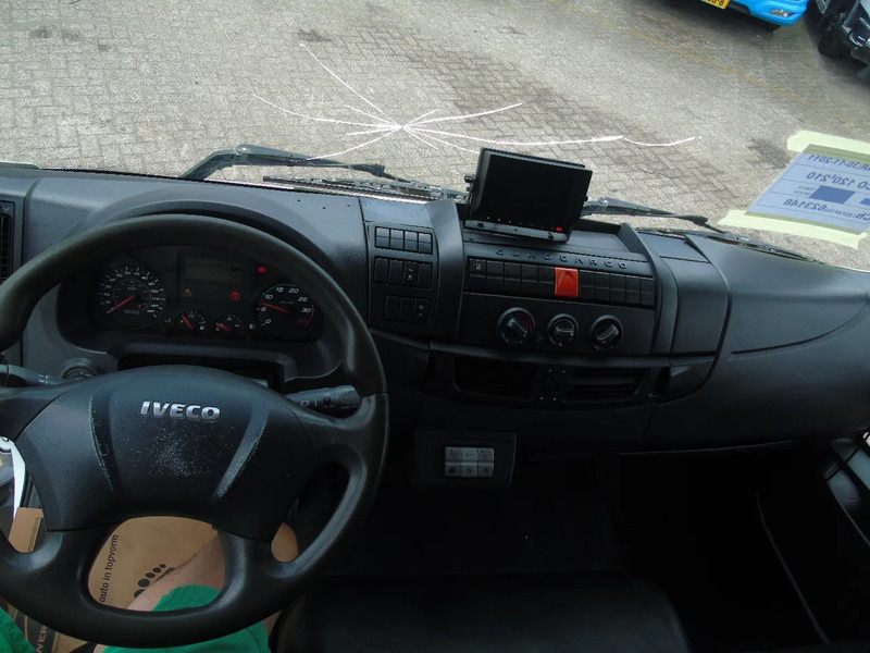 Box truck Iveco Eurocargo 120E21 + EURO 6: picture 11 Box truck Iveco Eurocargo 120E21 + EURO 6: picture 11