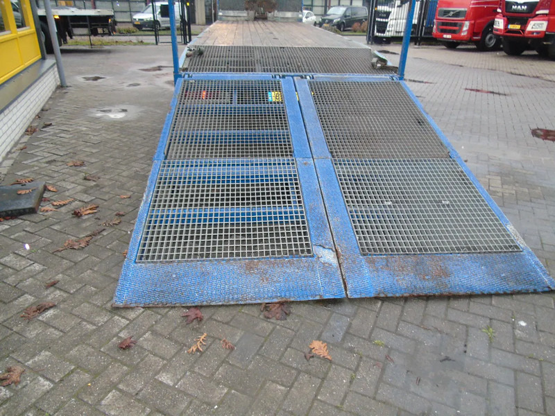 Iveco Stralis 310 EEV + HYDRO RAMPS + 6X2 + EURO 5 - Autotransporter truck: picture 4 Iveco Stralis 310 EEV + HYDRO RAMPS + 6X2 + EURO 5 - Autotransporter truck: picture 4