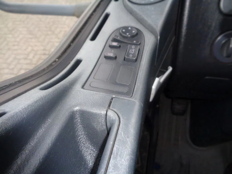 Box truck MAN TGL 8.180 TGL 8.180 + MANUAL + Lift: picture 13 Box truck MAN TGL 8.180 TGL 8.180 + MANUAL + Lift: picture 13