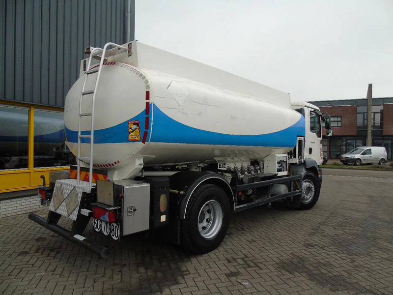 MAN TGM 18.290 + 14.000 liter + pump/meter complete + 4 compartments + euro 5 - Tank truck: picture 4 MAN TGM 18.290 + 14.000 liter + pump/meter complete + 4 compartments + euro 5 - Tank truck: picture 4