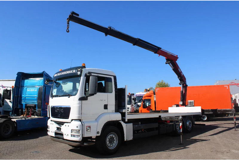MAN TGS 26.440 + HMF 22T/M + remote + 6x2 steering + EURO 5 - Crane truck: picture 2 MAN TGS 26.440 + HMF 22T/M + remote + 6x2 steering + EURO 5 - Crane truck: picture 2