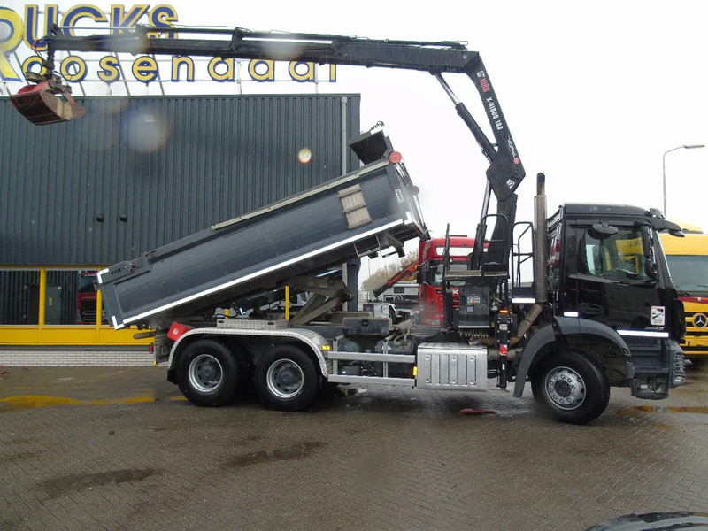 Mercedes-Benz Arocs 2643 + HIAB HIDUO 188B-3 + 6X4 + 3 SIDE TIPPER + REMOTE - Tipper, Crane truck: picture 3 Mercedes-Benz Arocs 2643 + HIAB HIDUO 188B-3 + 6X4 + 3 SIDE TIPPER + REMOTE - Tipper, Crane truck: picture 3