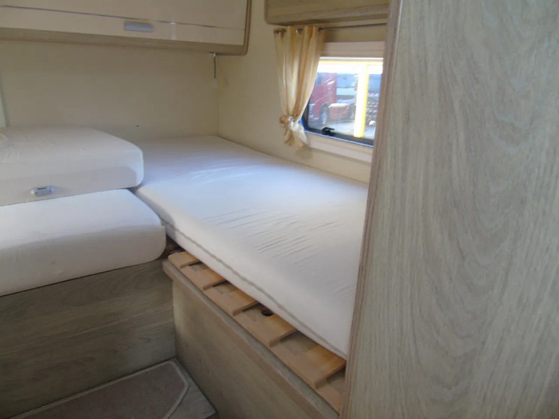 PLA H380 + FULL OPTION - Semi-integrated motorhome: picture 5 PLA H380 + FULL OPTION - Semi-integrated motorhome: picture 5