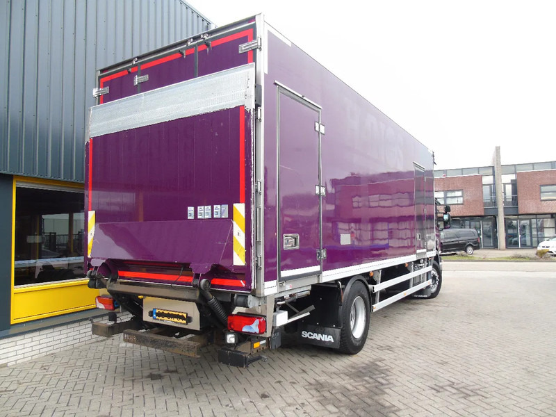 Scania P230 + CARRIER + 150.693KM!! + LIFT + EURO 5 - Refrigerator truck: picture 4 Scania P230 + CARRIER + 150.693KM!! + LIFT + EURO 5 - Refrigerator truck: picture 4