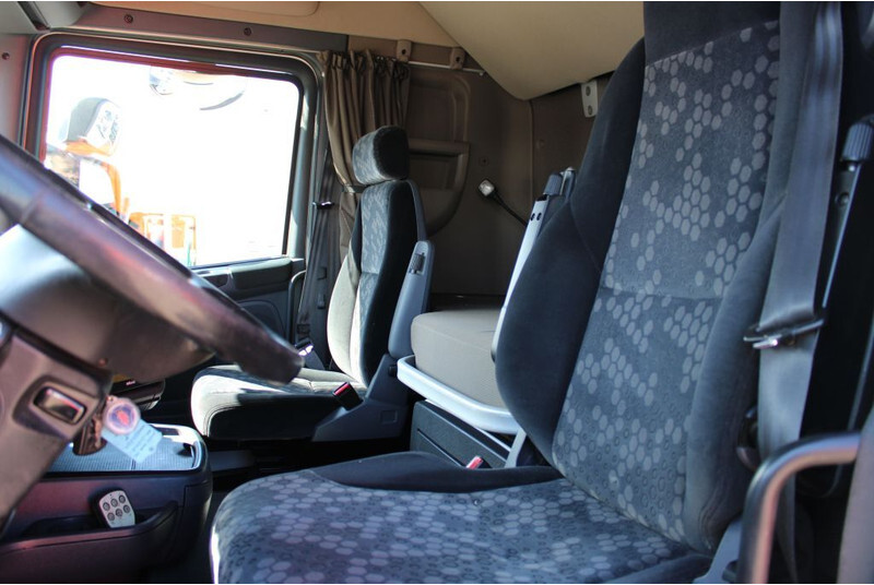 Scania R450 + Euro 6 + Hook system + 6x2 + Discounted from 58.950,- - Hook lift truck: picture 4 Scania R450 + Euro 6 + Hook system + 6x2 + Discounted from 58.950,- - Hook lift truck: picture 4