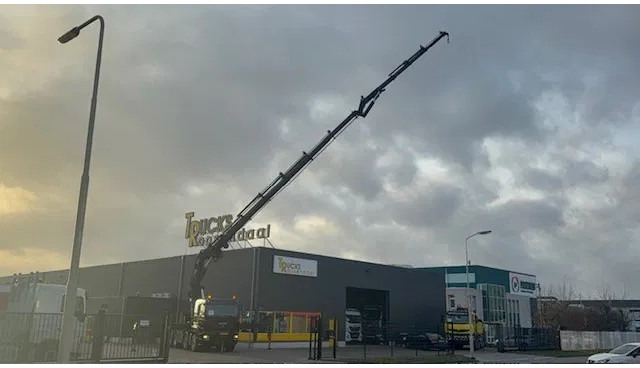 MAN TGA 41.430 + HIAB 800 6x + 5x JIB WINCH + 8X4 + REMOTE - Tractor unit: picture 3 MAN TGA 41.430 + HIAB 800 6x + 5x JIB WINCH + 8X4 + REMOTE - Tractor unit: picture 3