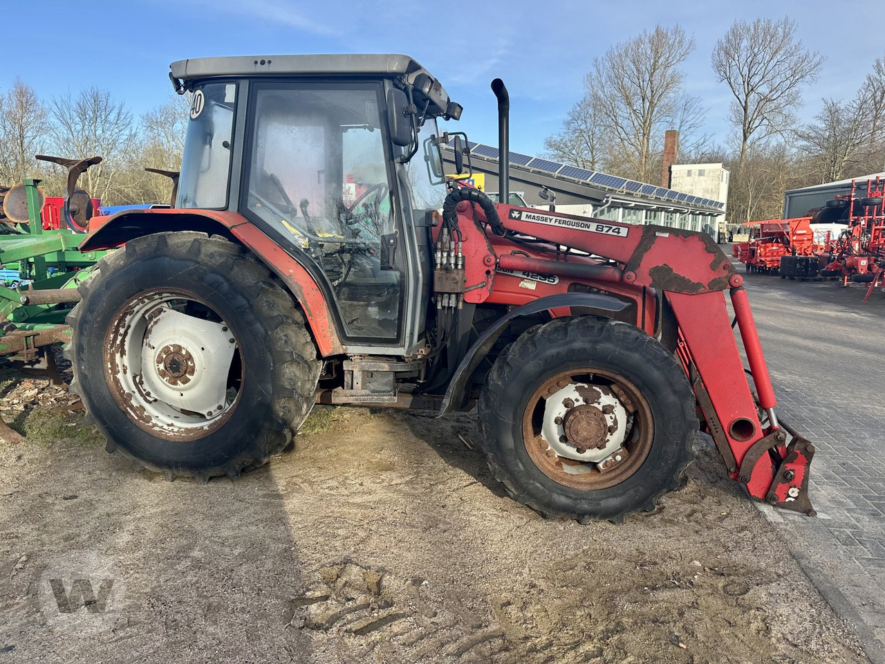 Massey Ferguson 4235 - Farm tractor: picture 1 Massey Ferguson 4235 - Farm tractor: picture 1