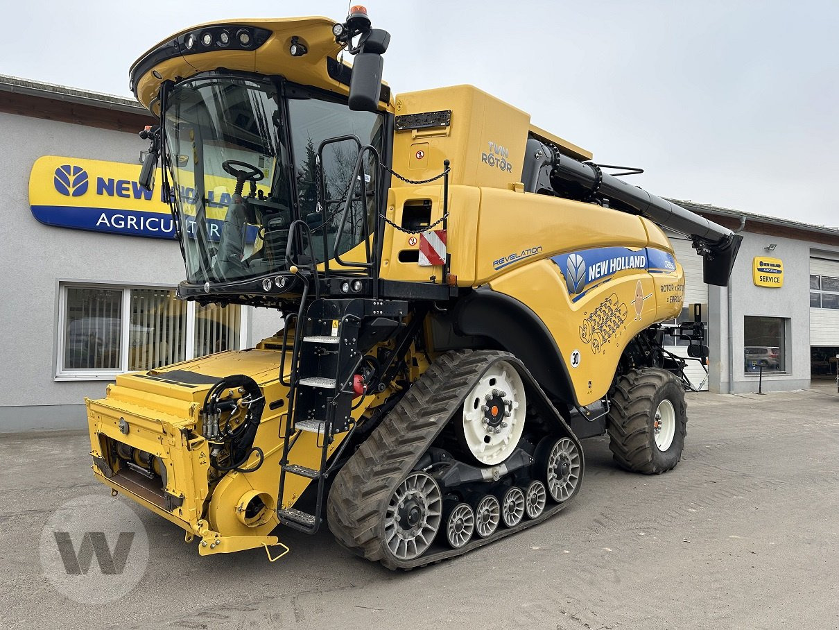 New Holland CR 8.90 - Combine harvester: picture 2 New Holland CR 8.90 - Combine harvester: picture 2