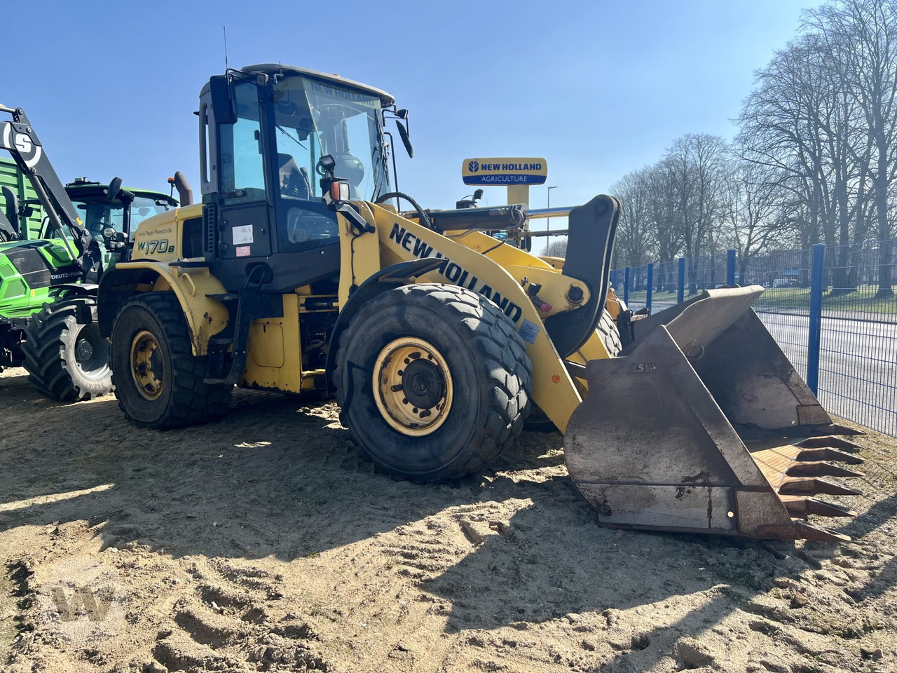 New Holland W 170 B - Wheel loader: picture 1 New Holland W 170 B - Wheel loader: picture 1