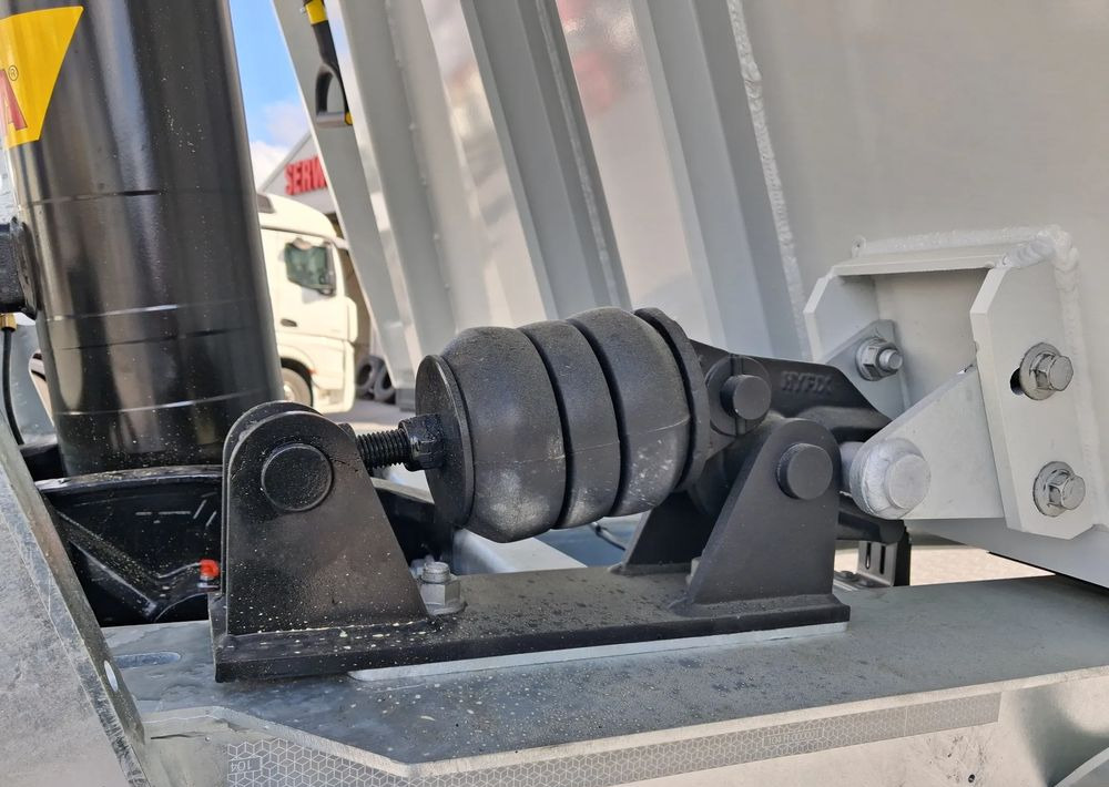 Zaslaw Aluminiowa skrzynia 28-33m3 - Tipper semi-trailer: picture 5 Zaslaw Aluminiowa skrzynia 28-33m3 - Tipper semi-trailer: picture 5