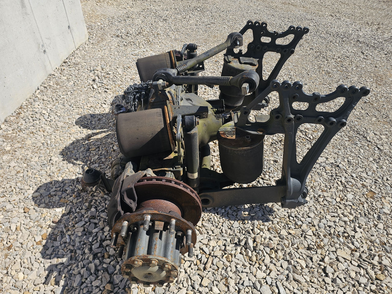 MERCEDES-BENZ ACTROS MP4 / COMPLETE REAR AXLE / R440 /RATIO: 2.733 - Rear axle: picture 2 MERCEDES-BENZ ACTROS MP4 / COMPLETE REAR AXLE / R440 /RATIO: 2.733 - Rear axle: picture 2