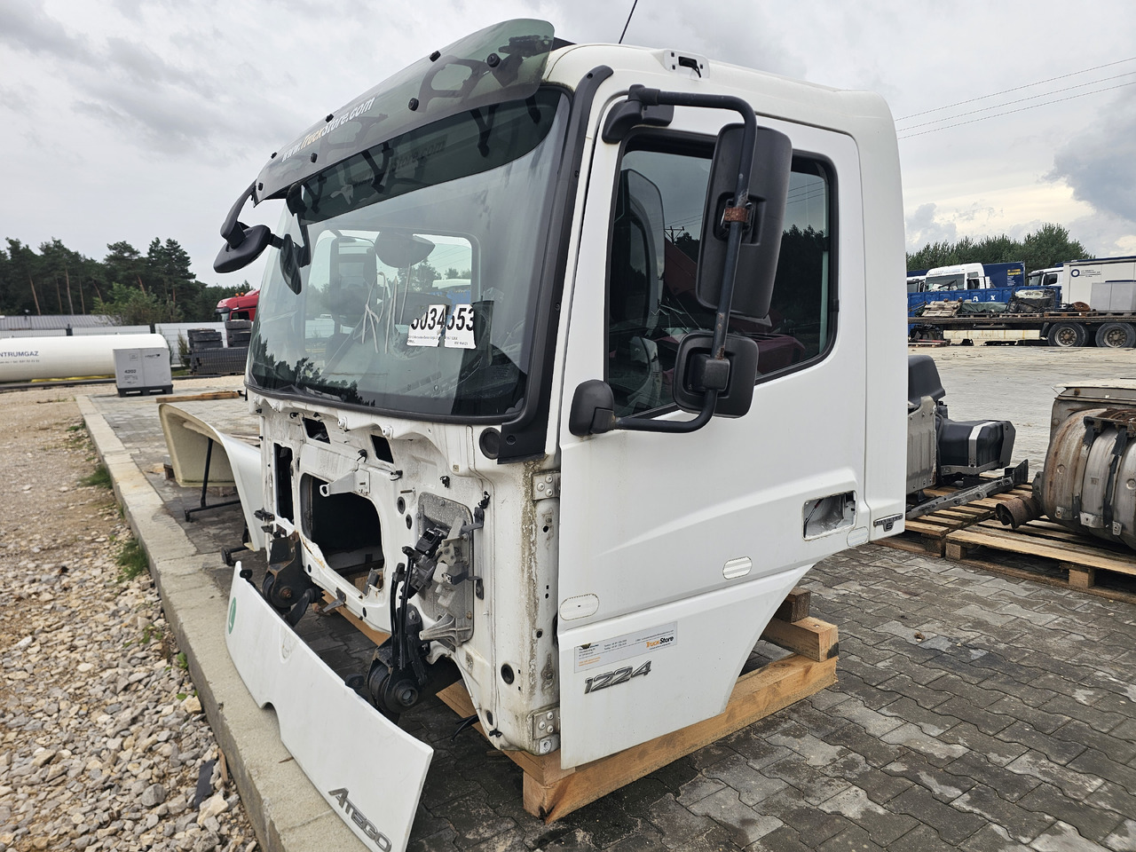 MERCEDES-BENZ ATEGO EURO 6 / CABINE - Cab: picture 1 MERCEDES-BENZ ATEGO EURO 6 / CABINE - Cab: picture 1