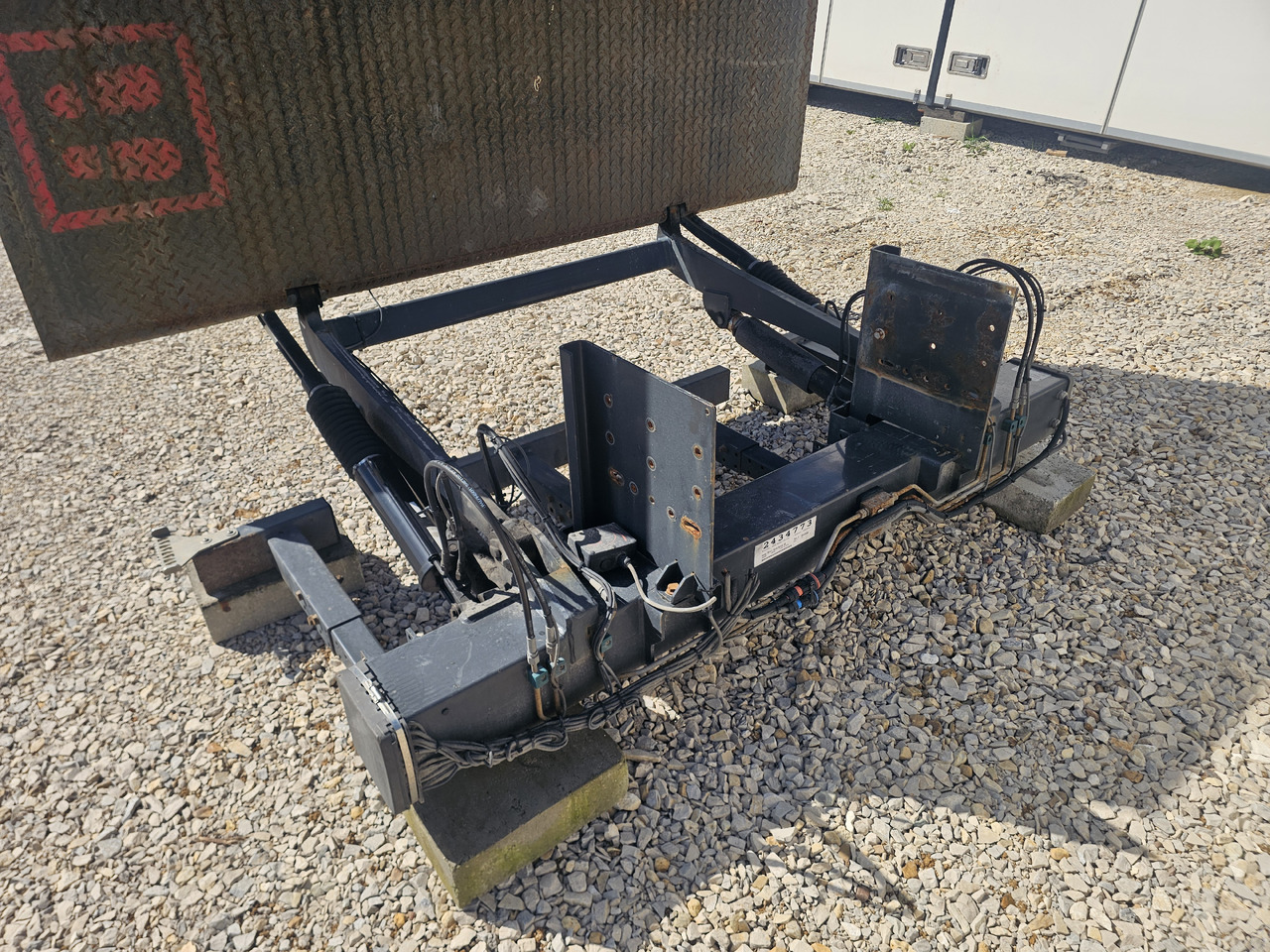 PALFINGER MBB C 2000 L / 2020 / 2000KG - Tail lift: picture 4 PALFINGER MBB C 2000 L / 2020 / 2000KG - Tail lift: picture 4