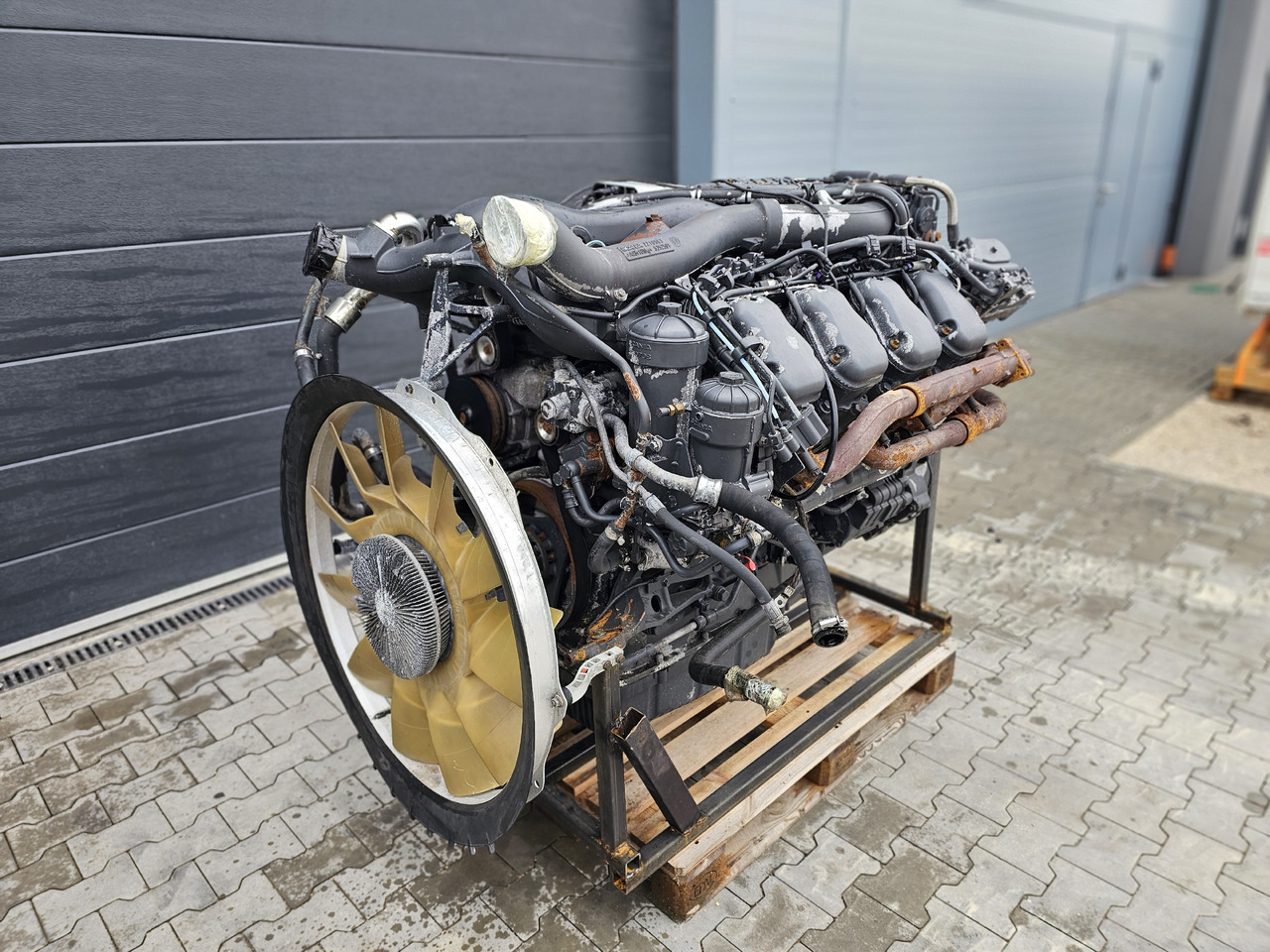 SCANIA ENGINE / DC16 101 520HP V8 / EURO 6 / COMPLETE / WORLDWIDE DELIVERY - Engine for Truck: picture 3 SCANIA ENGINE / DC16 101 520HP V8 / EURO 6 / COMPLETE / WORLDWIDE DELIVERY - Engine for Truck: picture 3