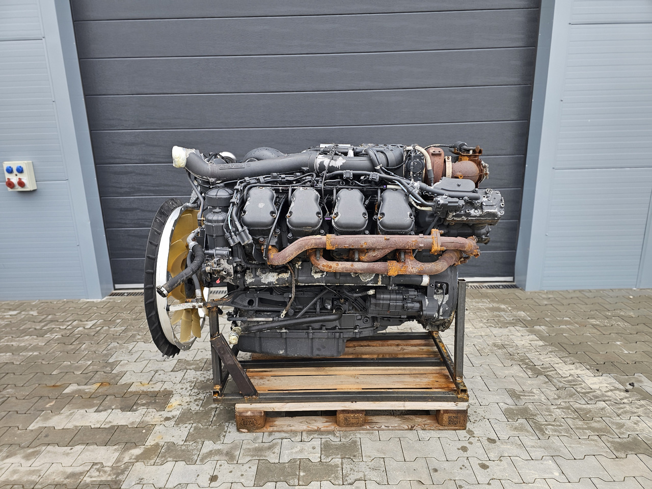 SCANIA ENGINE / DC16 101 520HP V8 / EURO 6 / COMPLETE / WORLDWIDE DELIVERY - Engine for Truck: picture 2 SCANIA ENGINE / DC16 101 520HP V8 / EURO 6 / COMPLETE / WORLDWIDE DELIVERY - Engine for Truck: picture 2