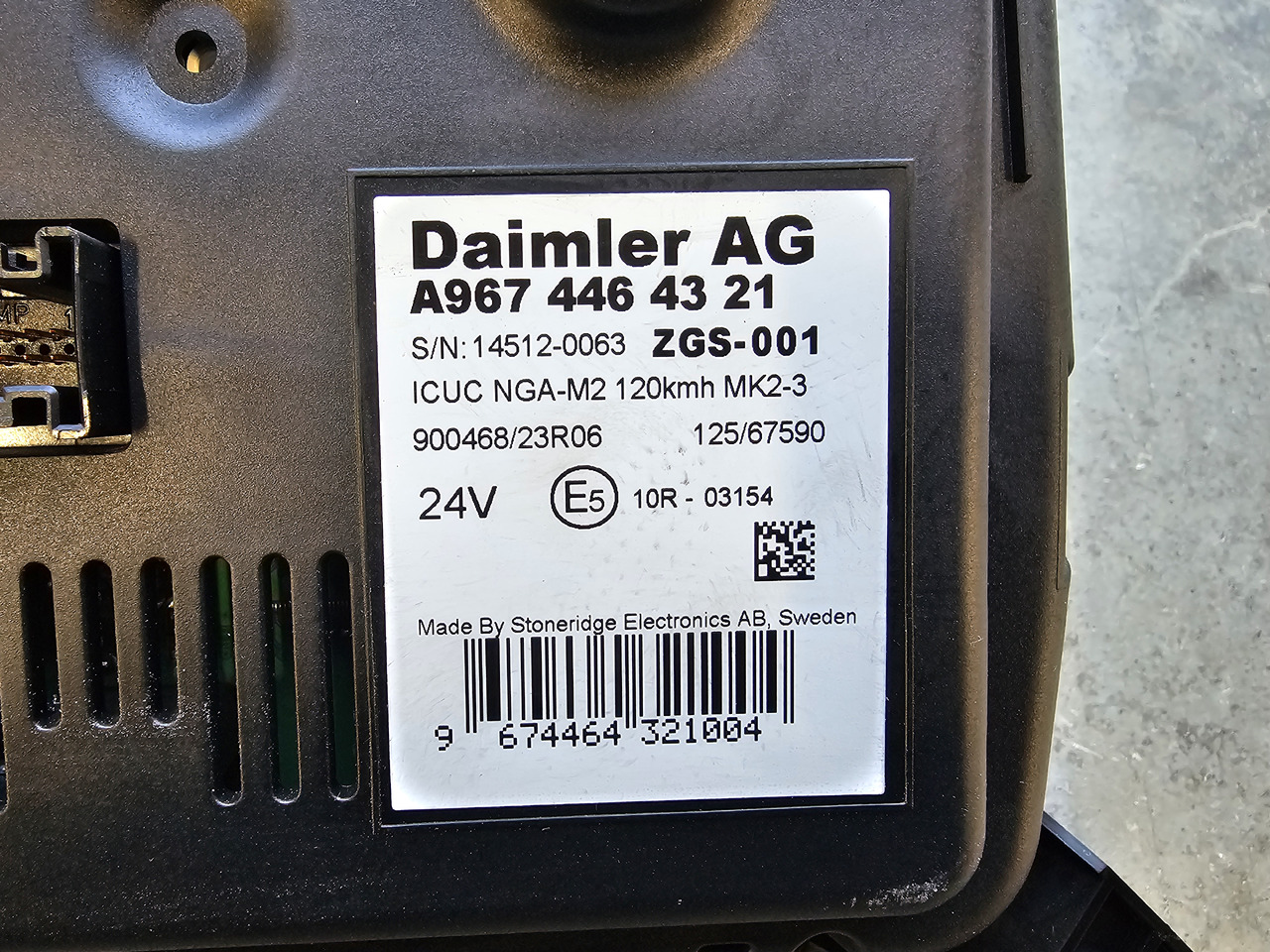 MERCEDES-BENZ ATEGO EURO 6 / DASHBOARD COUNTER / A9674464321 ZGS-001 - Spare parts: picture 4 MERCEDES-BENZ ATEGO EURO 6 / DASHBOARD COUNTER / A9674464321 ZGS-001 - Spare parts: picture 4