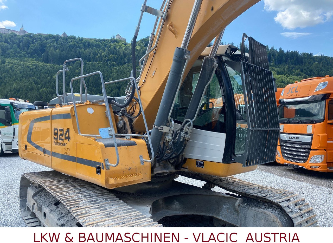 Crawler excavator Liebherr R 924 LC: picture 10