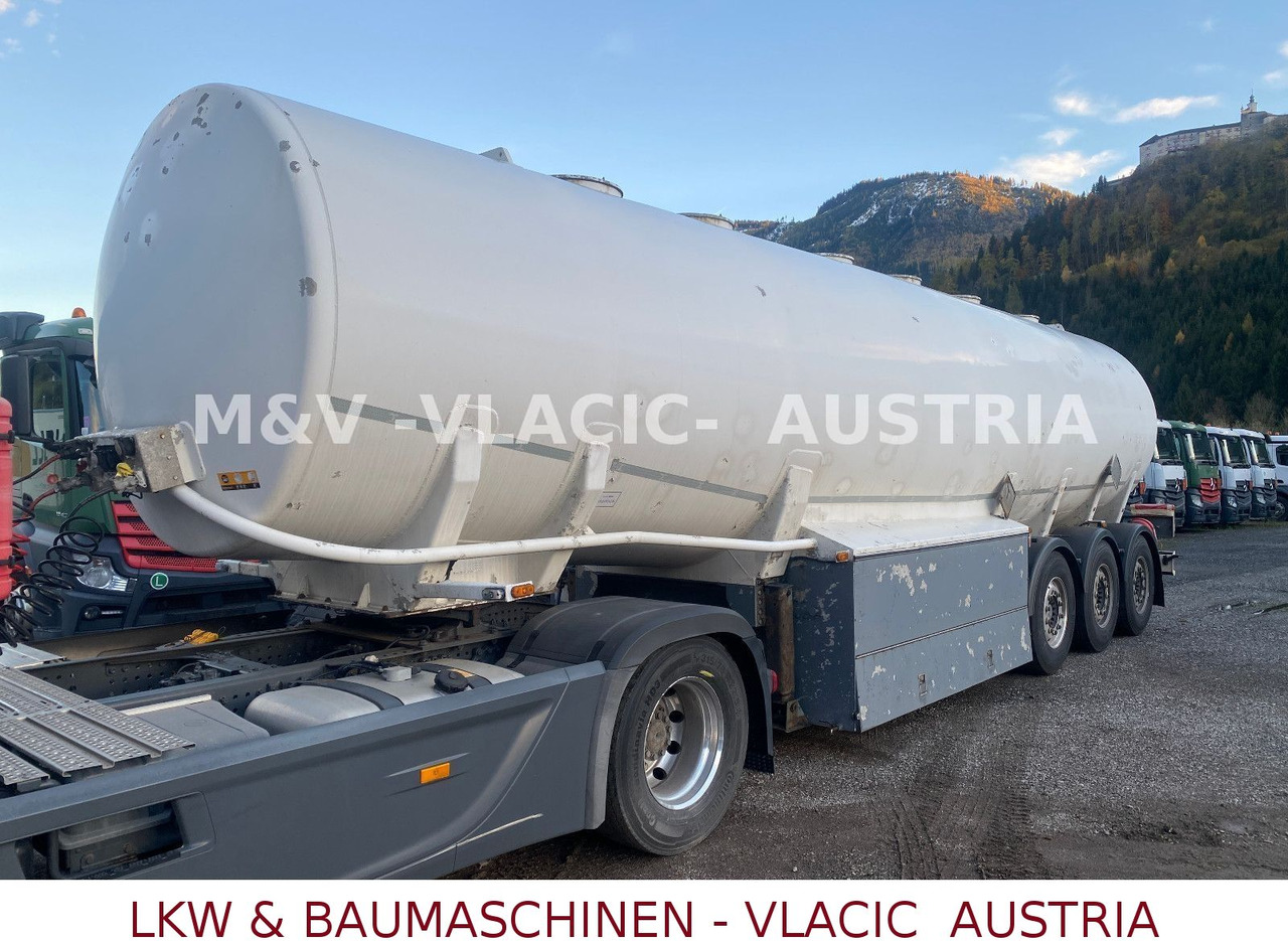 Schwarzmüller Benzin / Diesel 43000L 6Kammer Peillstab - Tank semi-trailer: picture 1 Schwarzmüller Benzin / Diesel 43000L 6Kammer Peillstab - Tank semi-trailer: picture 1