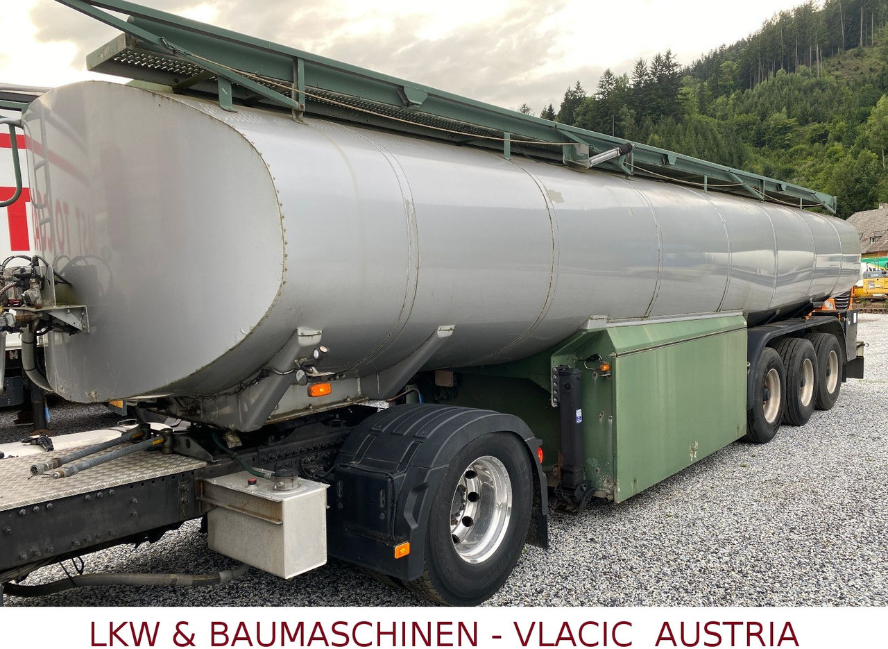 Schwarzmüller Tank für Öl transport - Tank semi-trailer: picture 1 Schwarzmüller Tank für Öl transport - Tank semi-trailer: picture 1