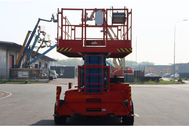 Holland lift B-195DL25 - Scissor lift: picture 3 Holland lift B-195DL25 - Scissor lift: picture 3