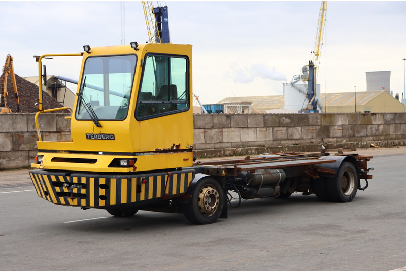 Terberg BC182 - Terminal tractor: picture 4 Terberg BC182 - Terminal tractor: picture 4
