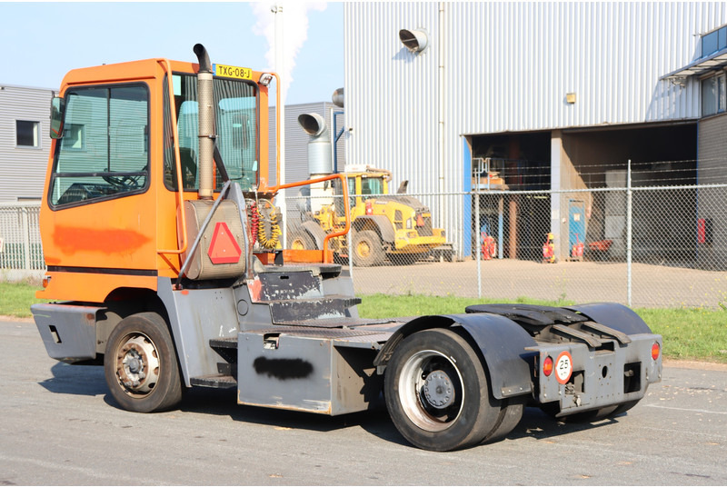 Terberg YT182 - Terminal tractor: picture 5 Terberg YT182 - Terminal tractor: picture 5