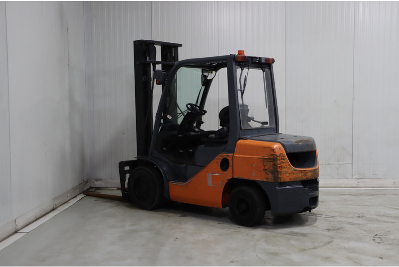 Toyota 52-8FDJF35 - Diesel forklift: picture 5 Toyota 52-8FDJF35 - Diesel forklift: picture 5