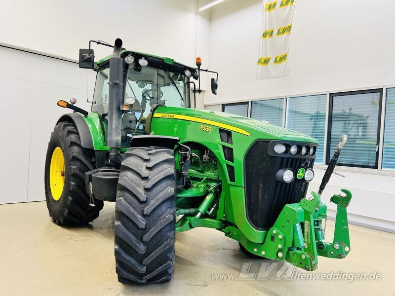 John Deere 8330 - Farm tractor: picture 4 John Deere 8330 - Farm tractor: picture 4