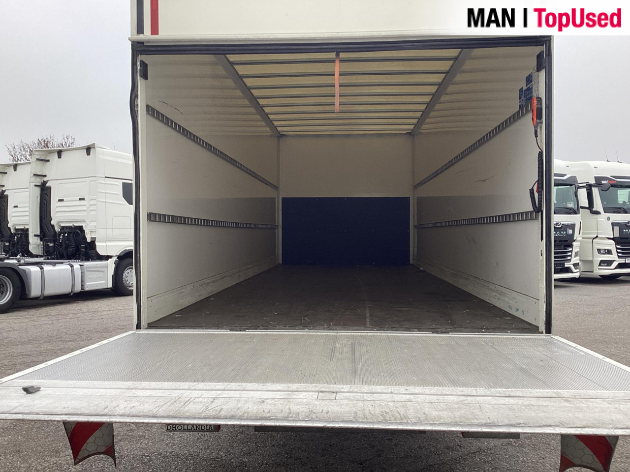 MAN TGL 12.250 4x2 BL CH KOFFER LBW AHK - Box truck: picture 4 MAN TGL 12.250 4x2 BL CH KOFFER LBW AHK - Box truck: picture 4